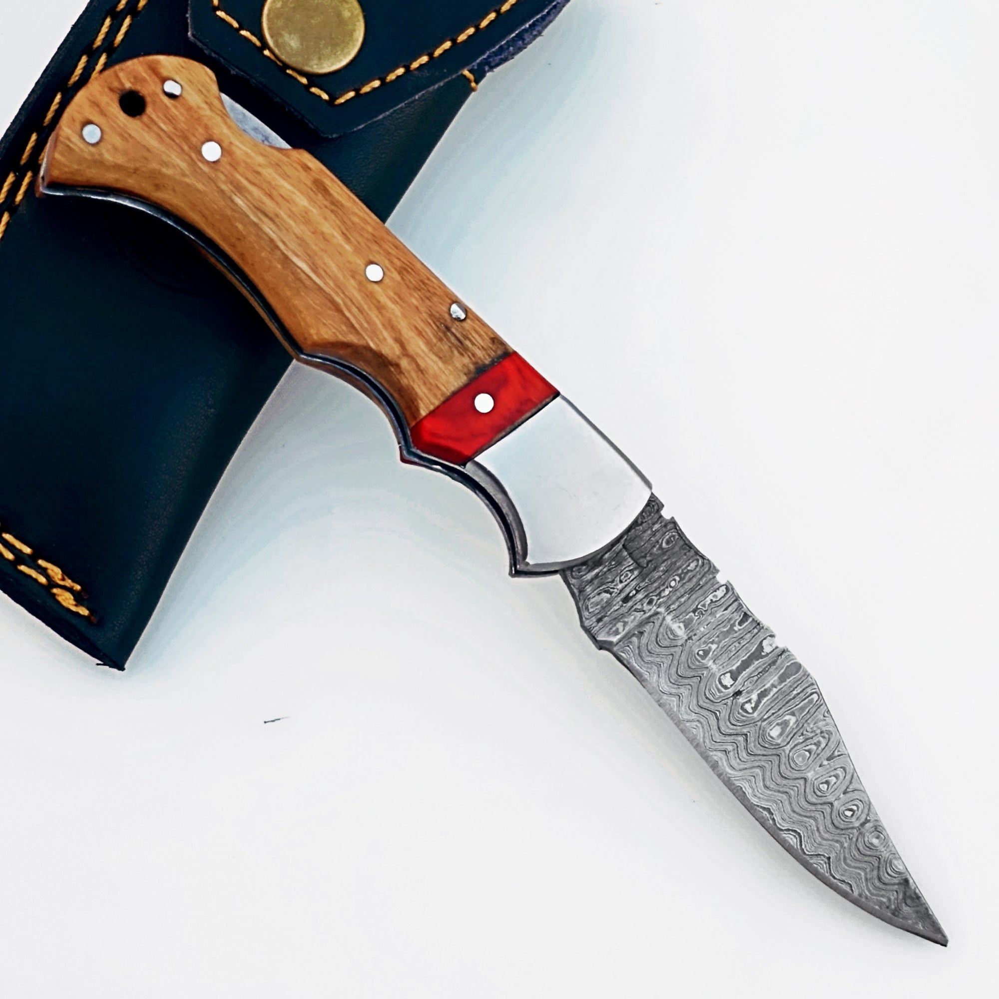 Damascus Steel Folding Knife – Portable Premium EDC Tool