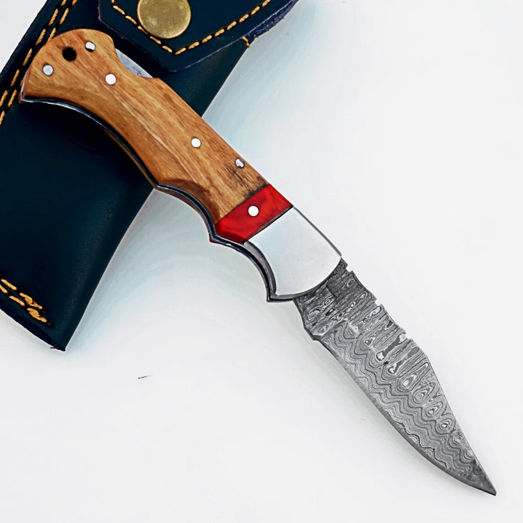 Damascus Steel Folding Knife – Portable Premium EDC Tool