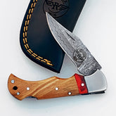 Damascus Steel Folding Knife – Portable Premium EDC Tool
