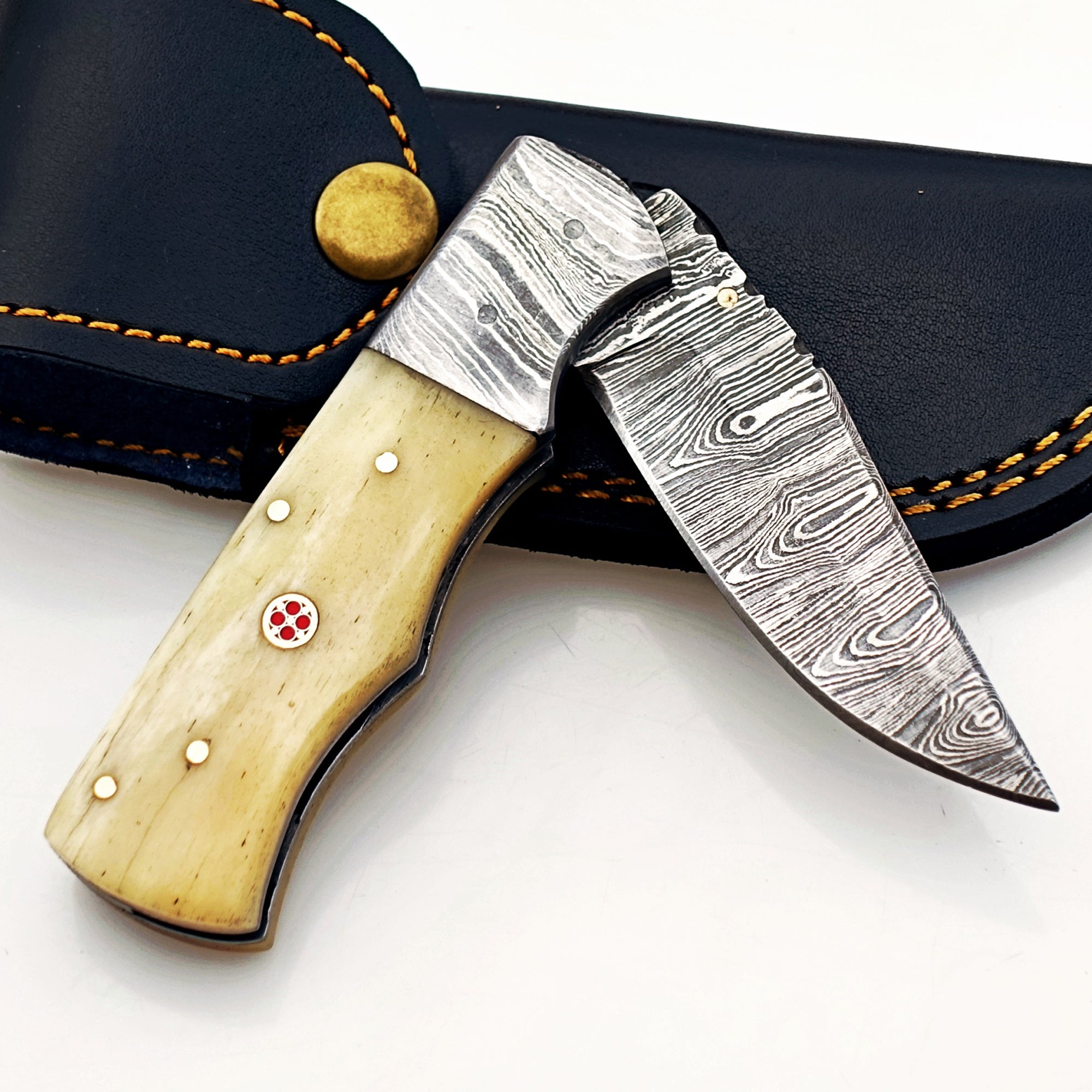 Premium Folding Knife – Sharp & Durable EDC Pocket Blade
