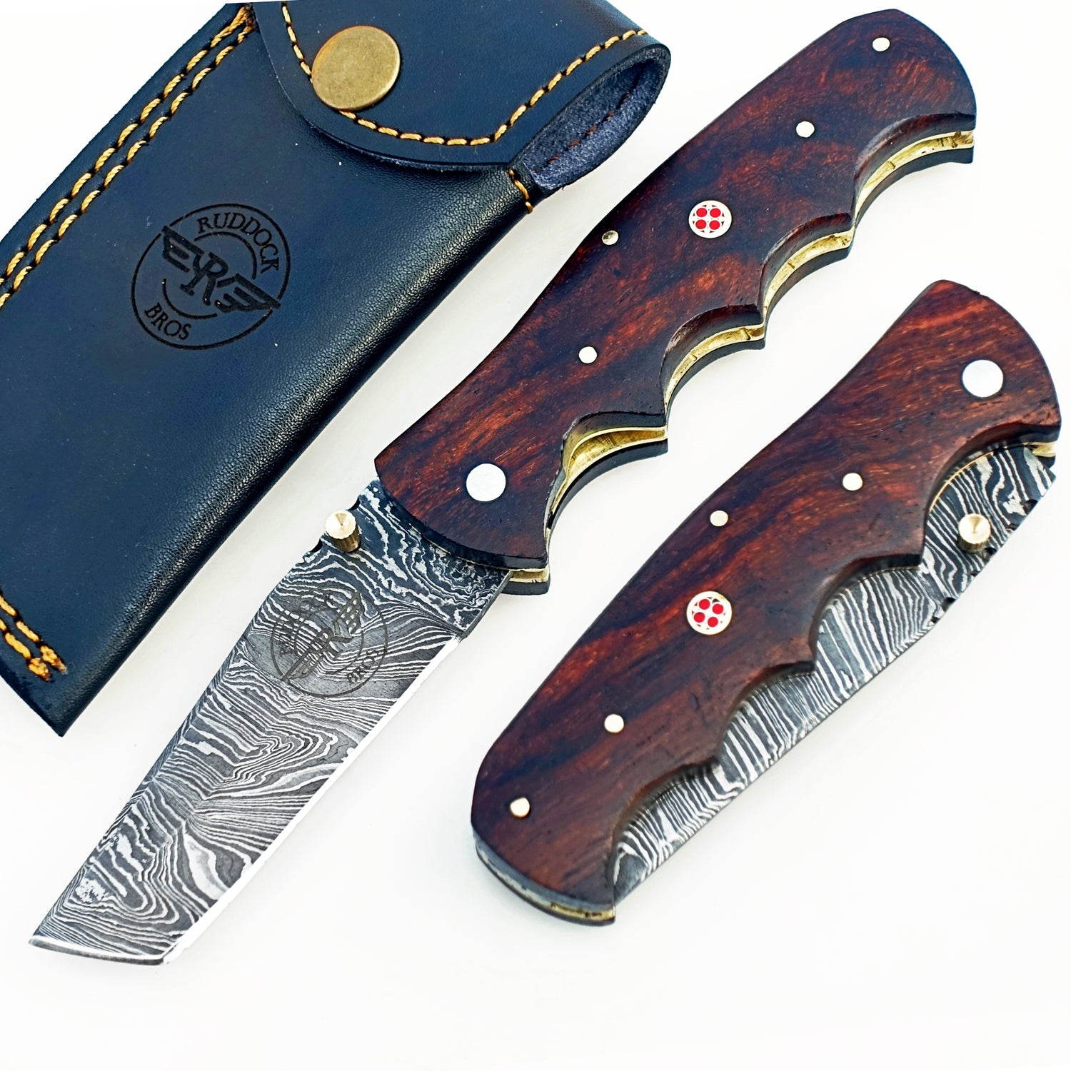 Damascus Steel Folding Knife – Ergonomic Grip & Strong Build