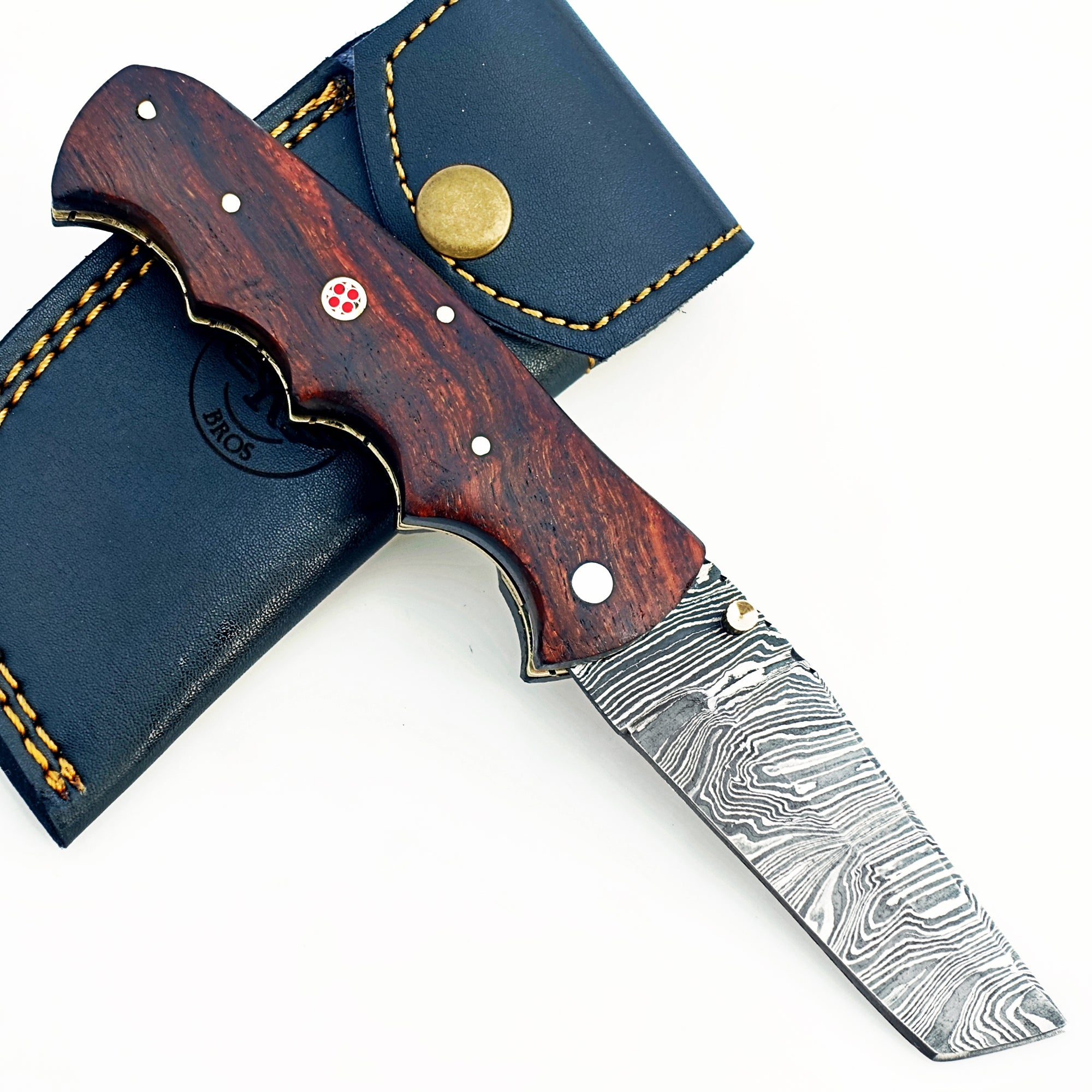 Damascus Steel Folding Knife – Ergonomic Grip & Strong Build