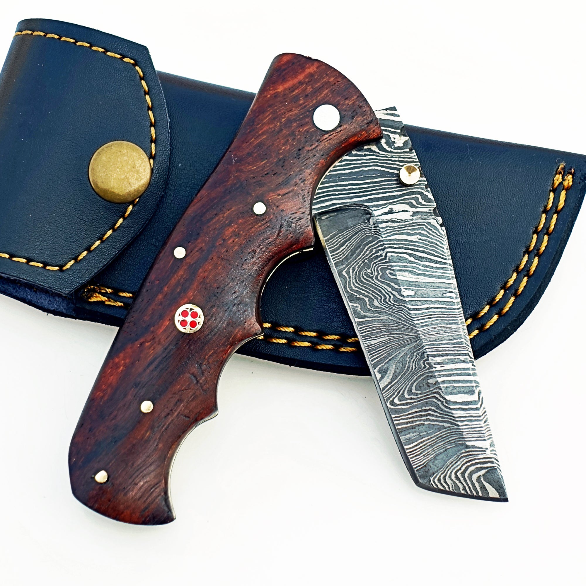Damascus Steel Folding Knife – Ergonomic Grip & Strong Build