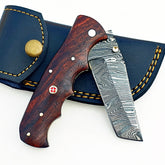 Damascus Steel Folding Knife – Ergonomic Grip & Strong Build